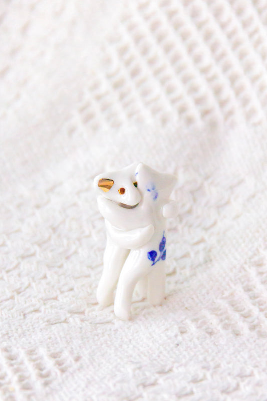 Werlingi tańczące, rzeźba porcelanowa ze złoceniem