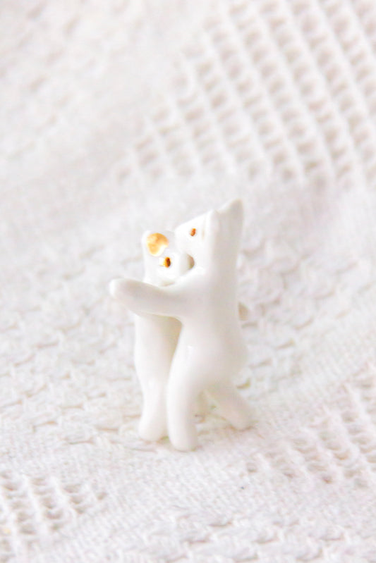Werlingi tańczące, rzeźba porcelanowa ze złoceniem