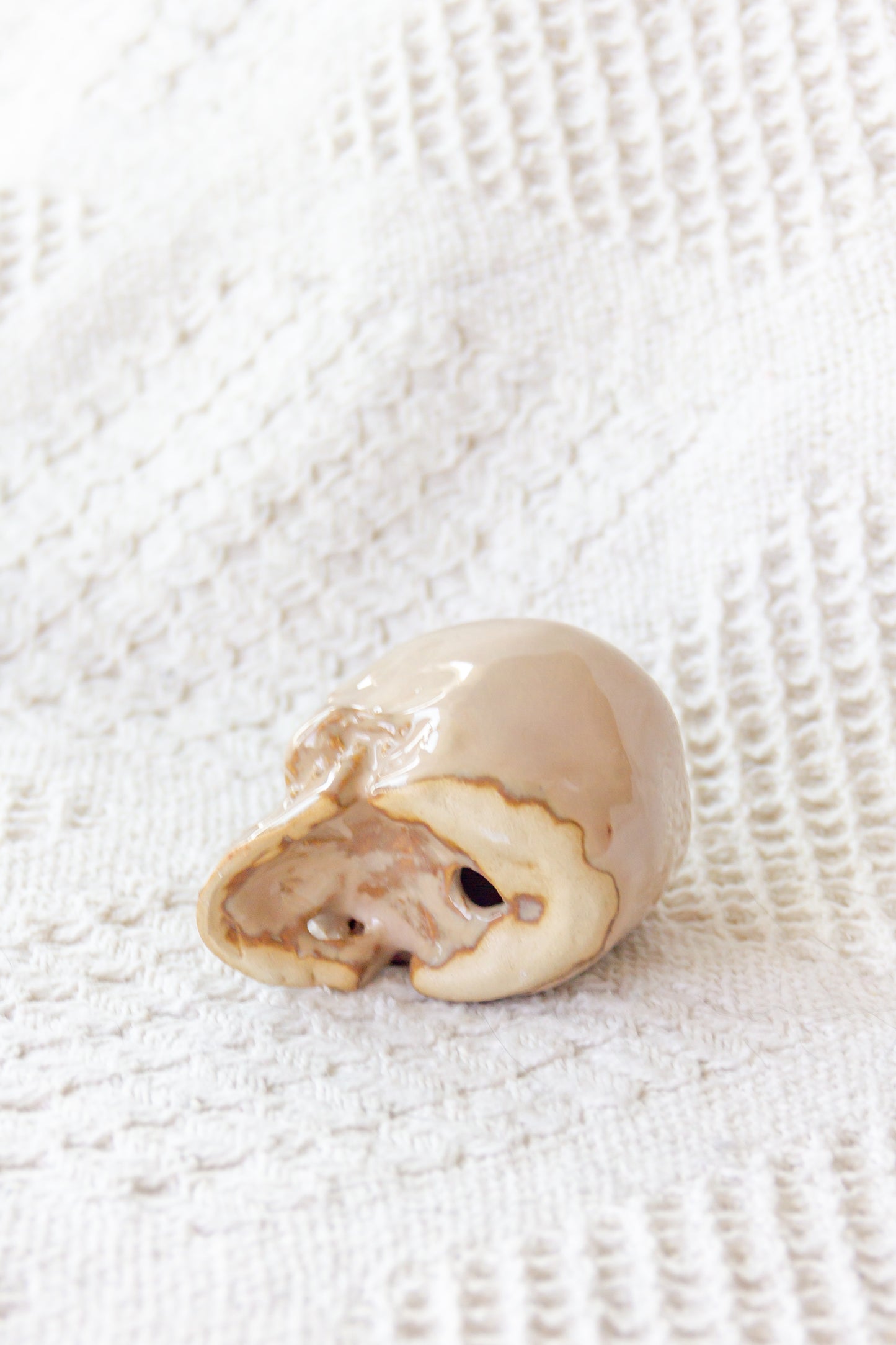 Czaszka ceramiczna mini beżowa