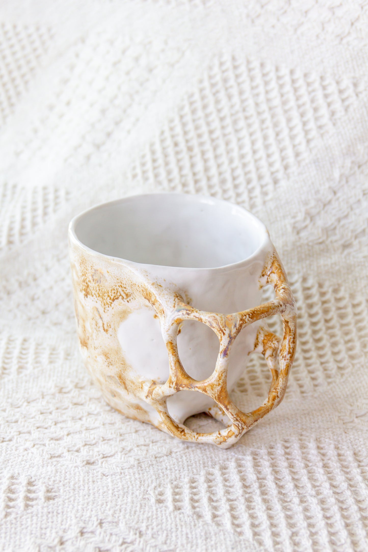Kubek ceramiczny „Tripto” biało-beżowy