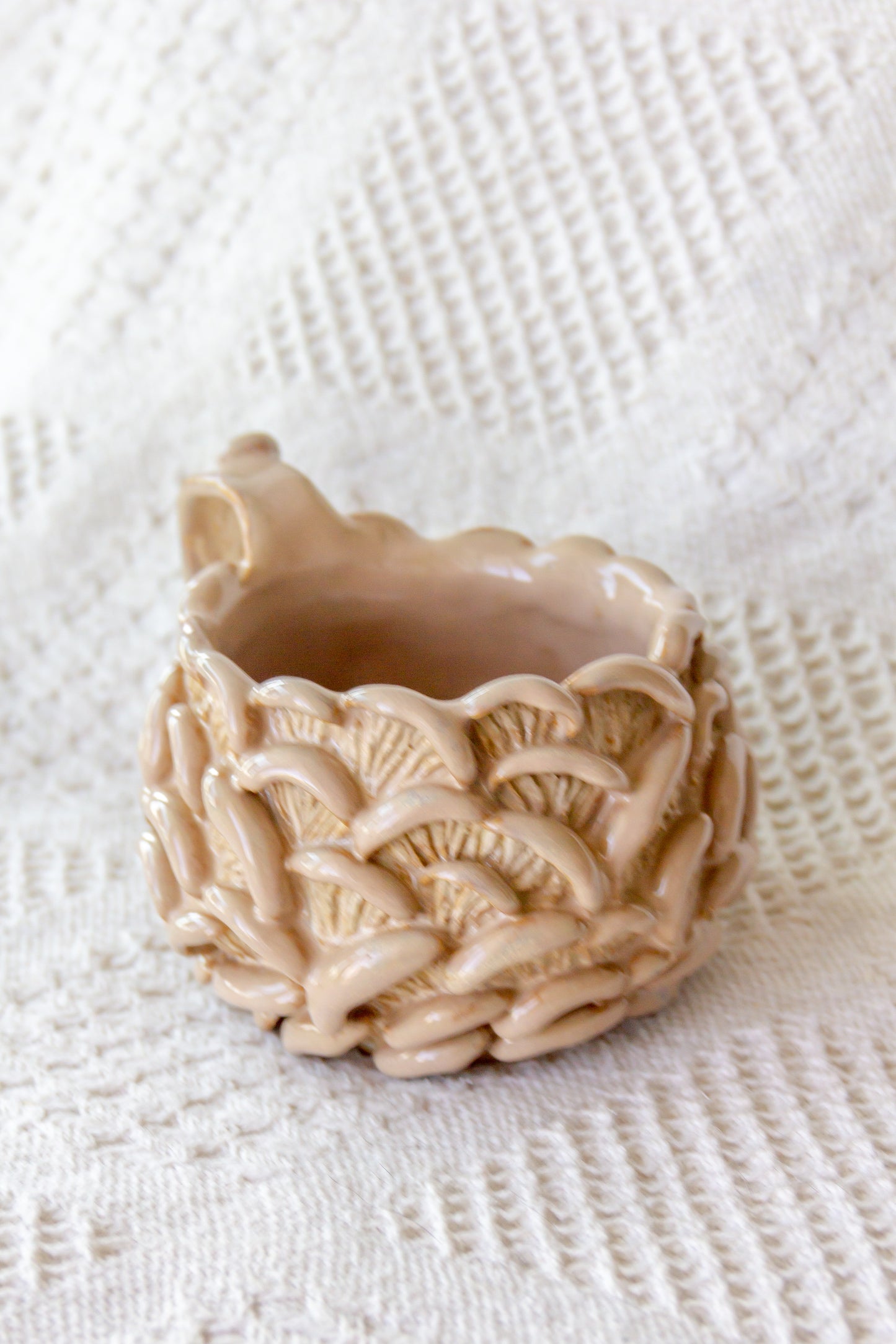 Kubek ceramiczny “Shrooms” beżowy