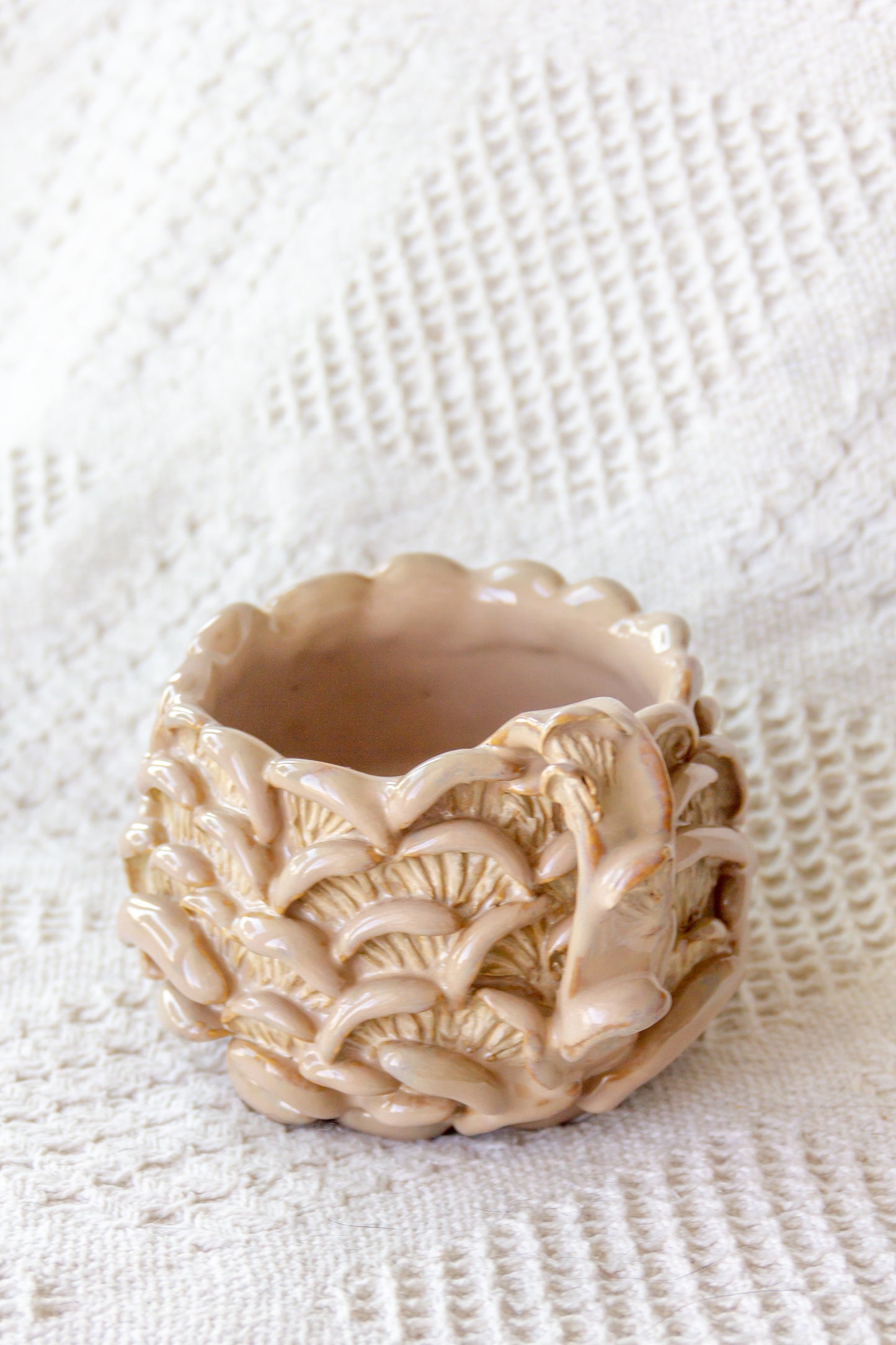 Kubek ceramiczny “Shrooms” beżowy