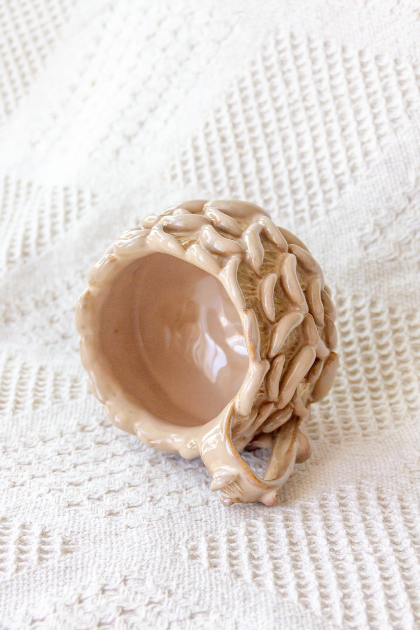 Kubek ceramiczny “Shrooms” beżowy