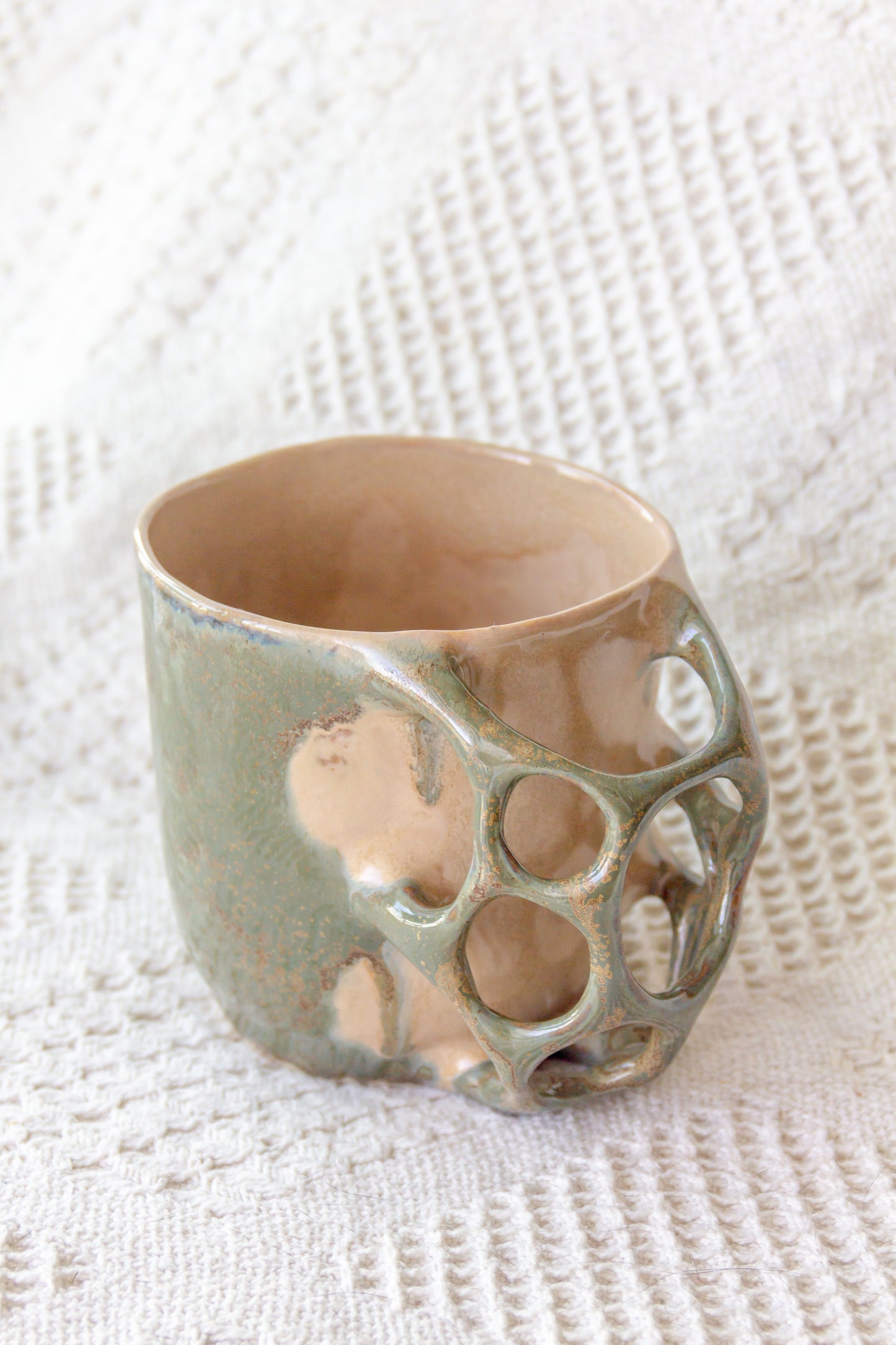 Kubek ceramiczny „Tripto” zielono-beżowy