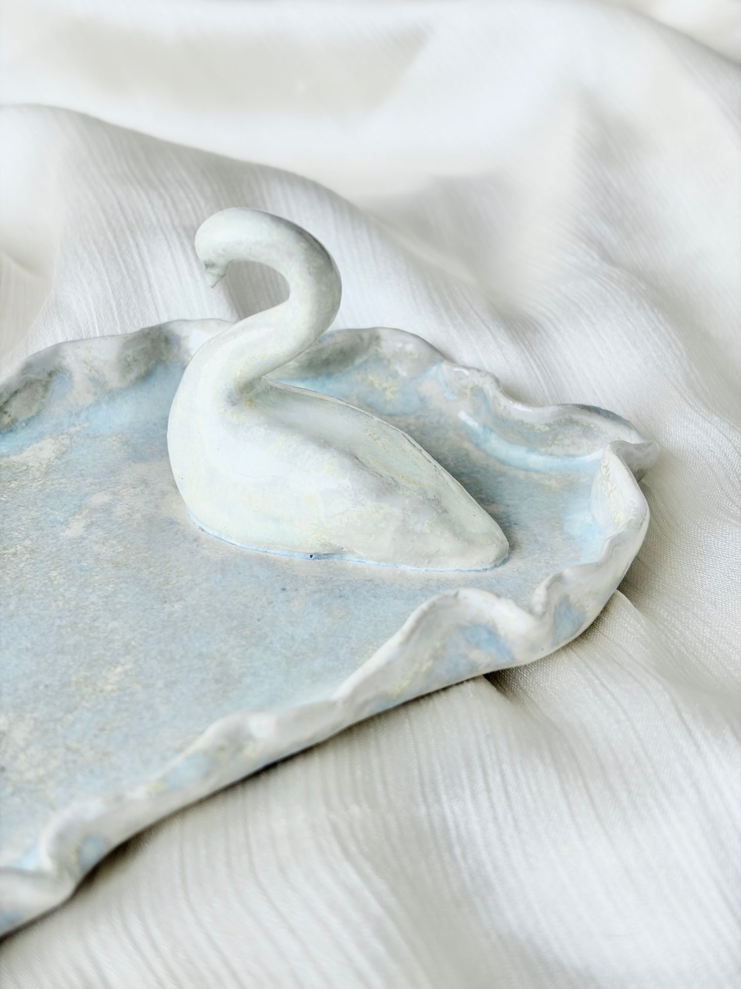 Podstawka na biżuterię z łabędziem