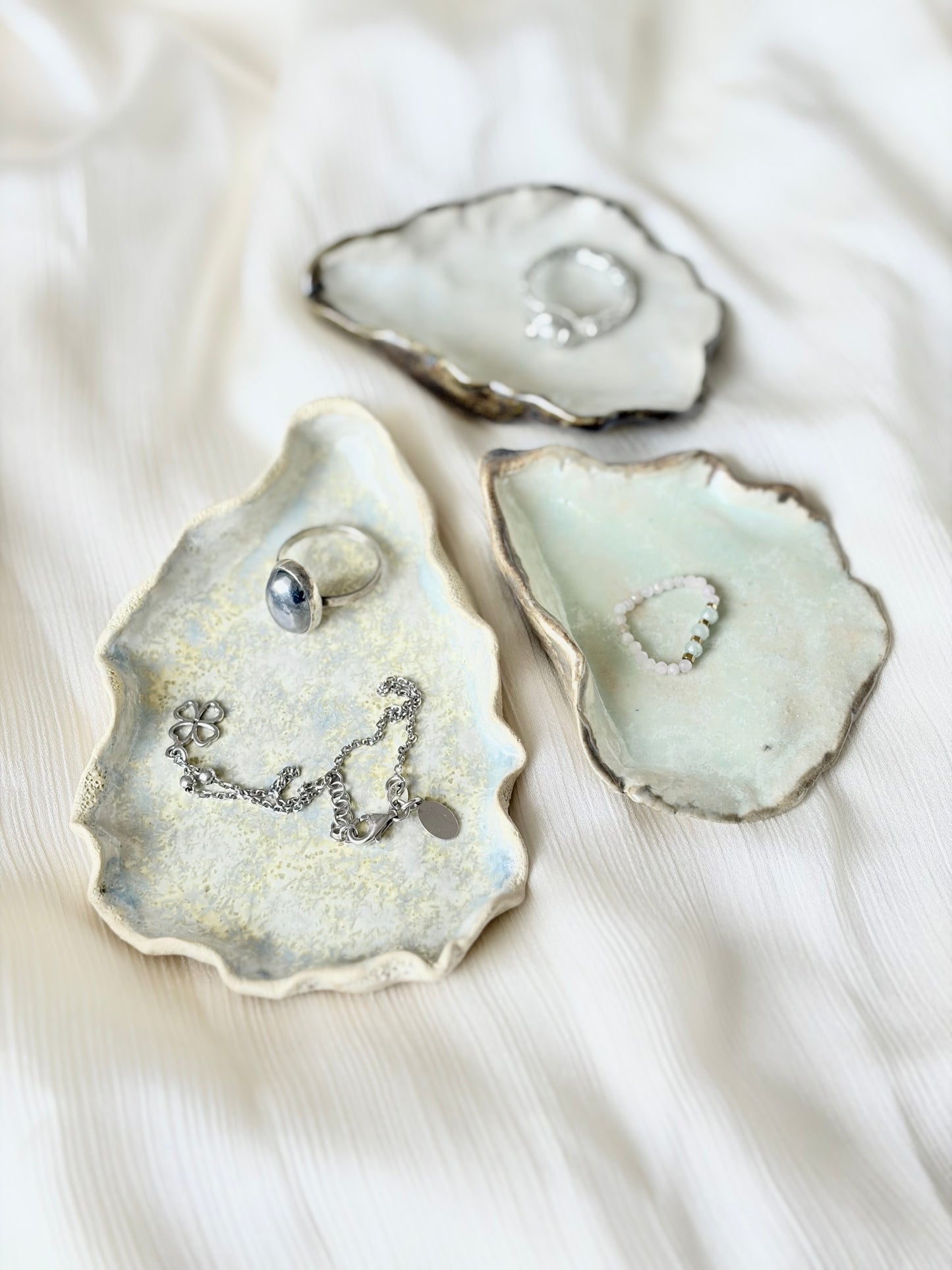 Mały talerzyk w kształcie muszli