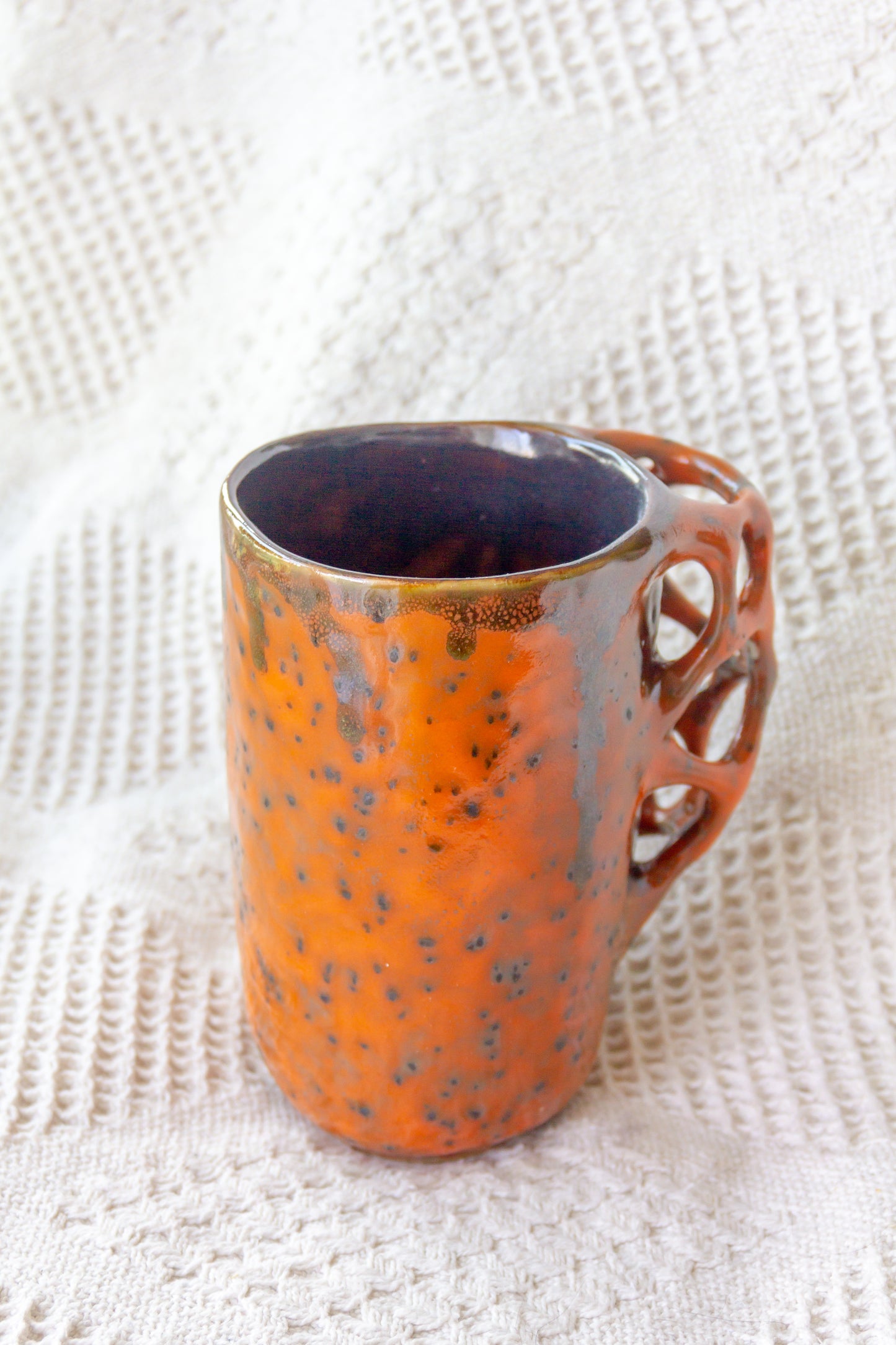 Kubek ceramiczny “Tripto” pomarańczowo-brązowy