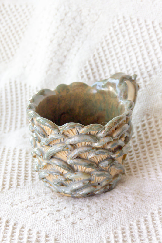 Kubek ceramiczny “Shrooms” zielono-beżowy