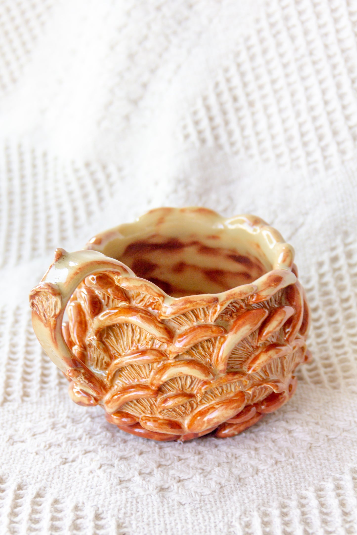 Kubek ceramiczny “Shrooms” beżowo-brązowy