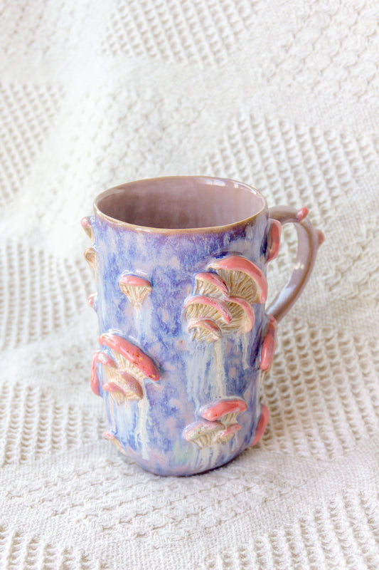 Kubek ceramiczny “Shrooms” fioletowo-różowy