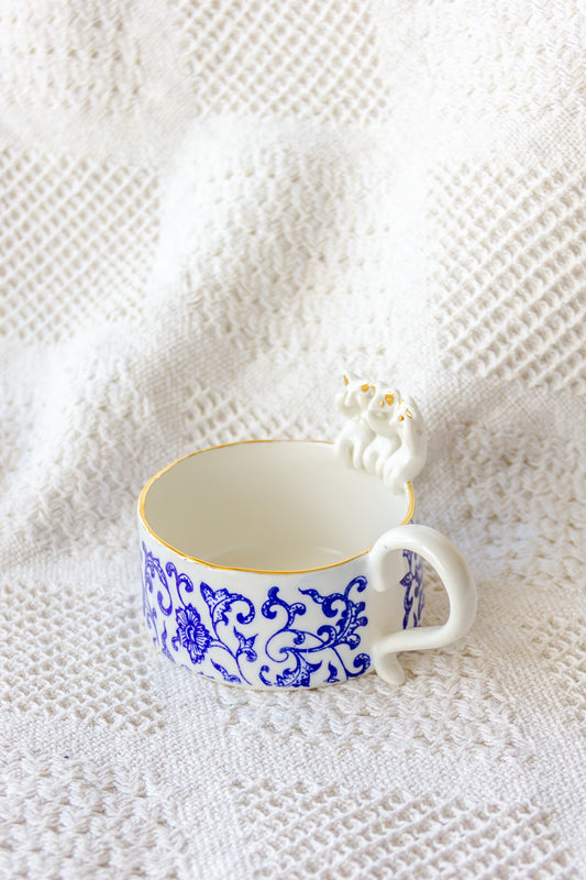 Kubek porcelanowy z werlingami sanzaru