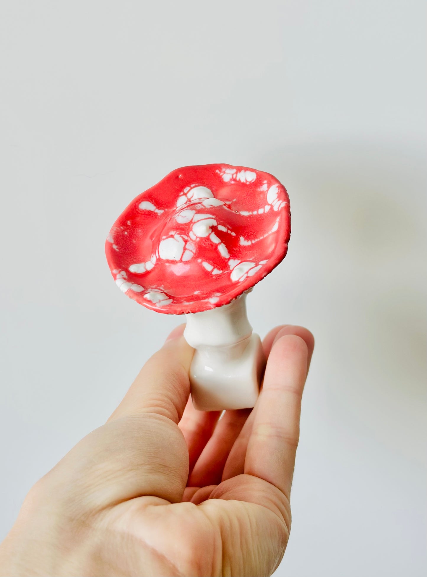 Mini crâne en céramique marron