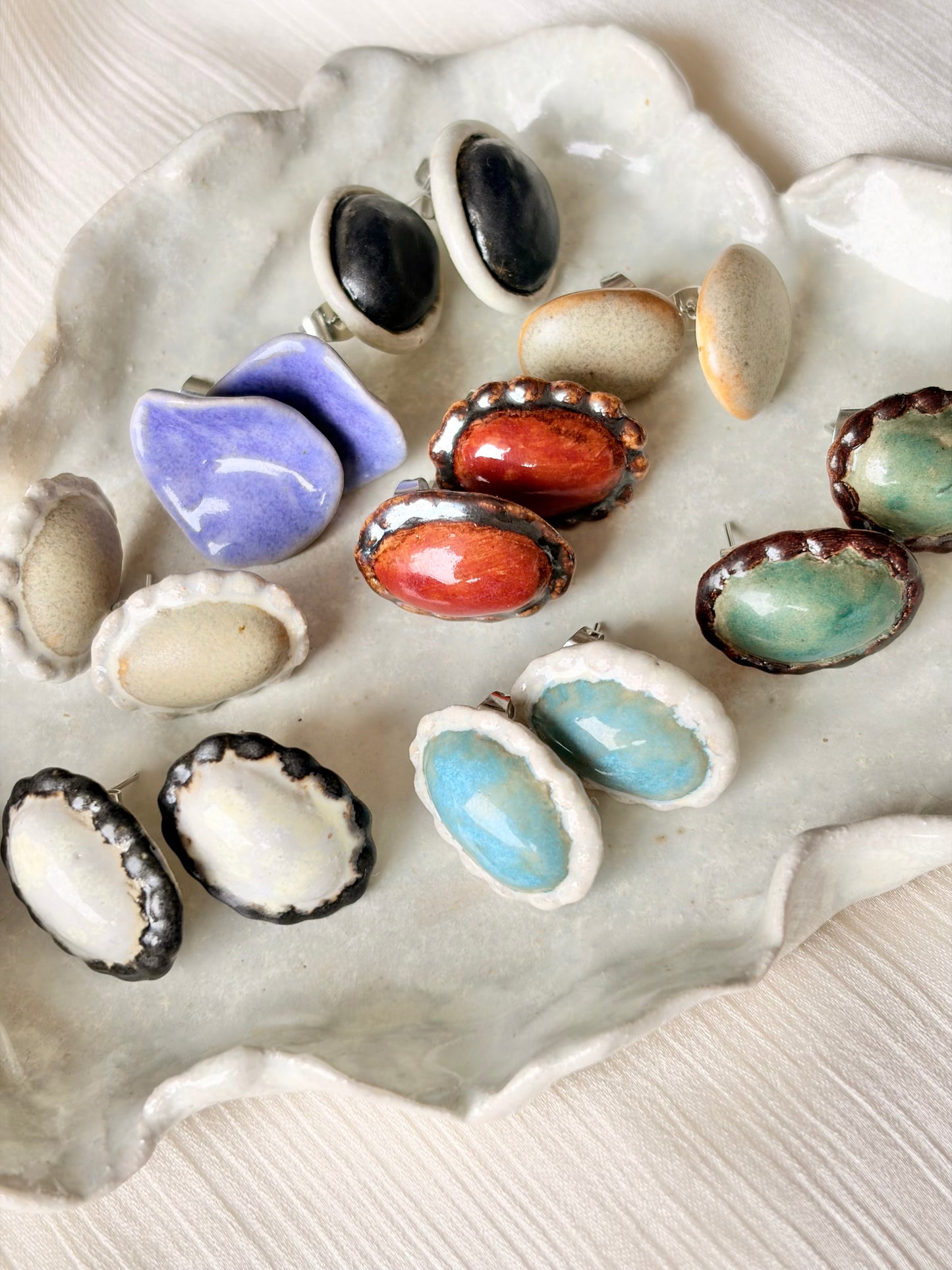 Collier amphore blanche pour huiles essentielles