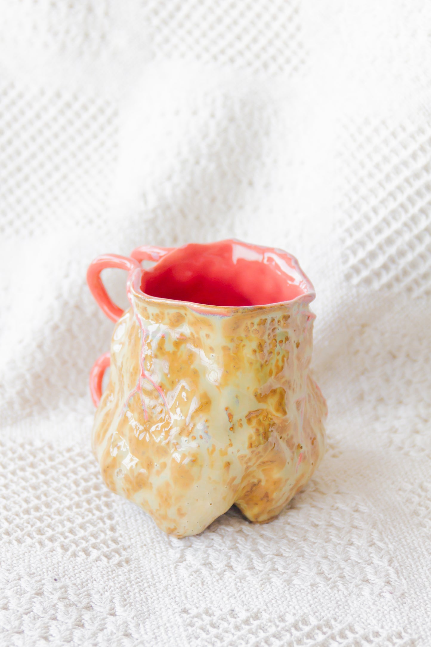 Kubek ceramiczny “Couroupita” brązowo-różowy