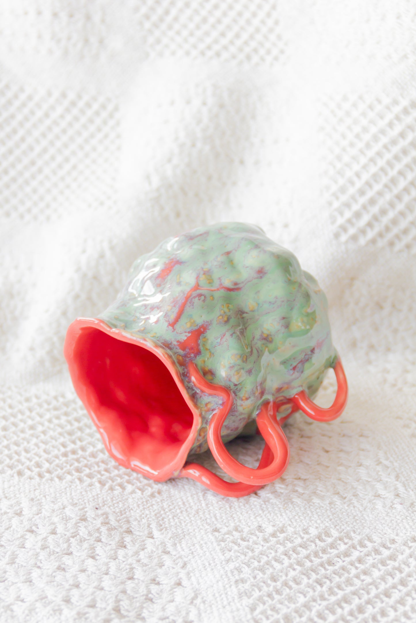 Kubek ceramiczny “Couroupita” turkusowo-malinowy