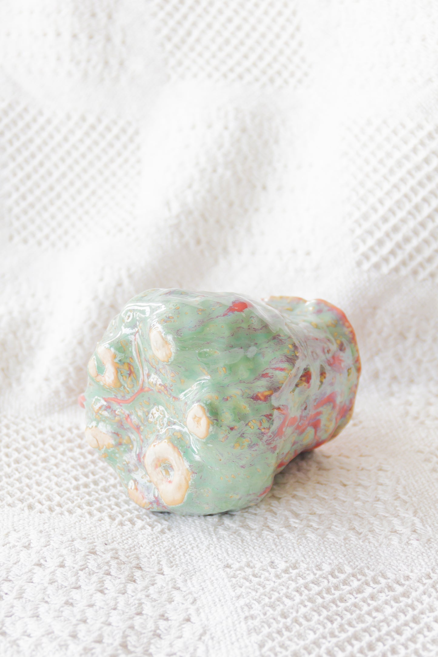 Kubek ceramiczny “Couroupita” turkusowo-malinowy