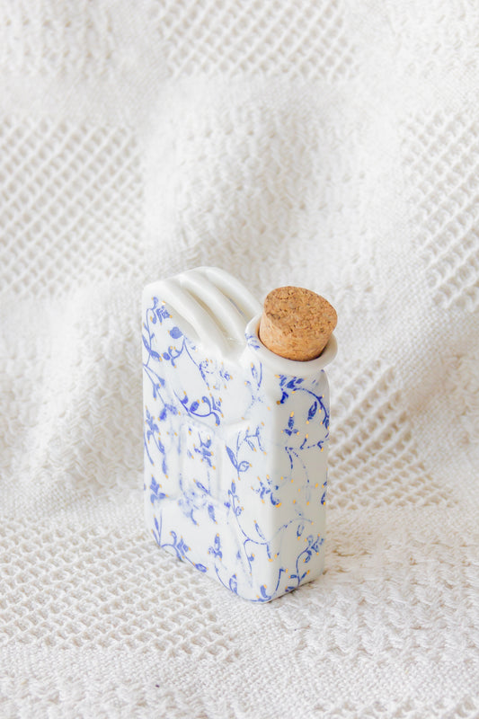 Porcelanowa piersiówka kanister ze złoceniem