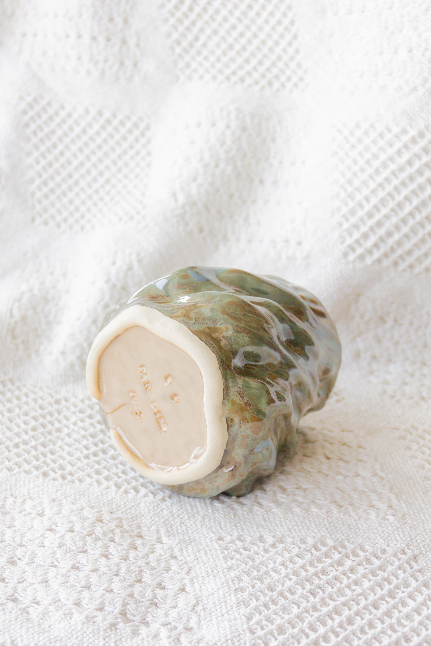 Kubek ceramiczny „Wave” zielono-kremowy