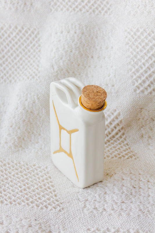 Porcelanowa piersiówka kanister ze złoceniem