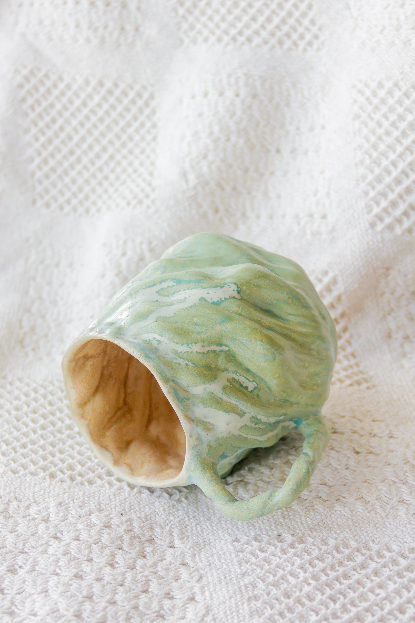 Kubek ceramiczny „Wave” zielono-beżowy