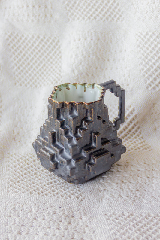 Kubek ceramiczny «8-Bit» brązowo-turkusowy