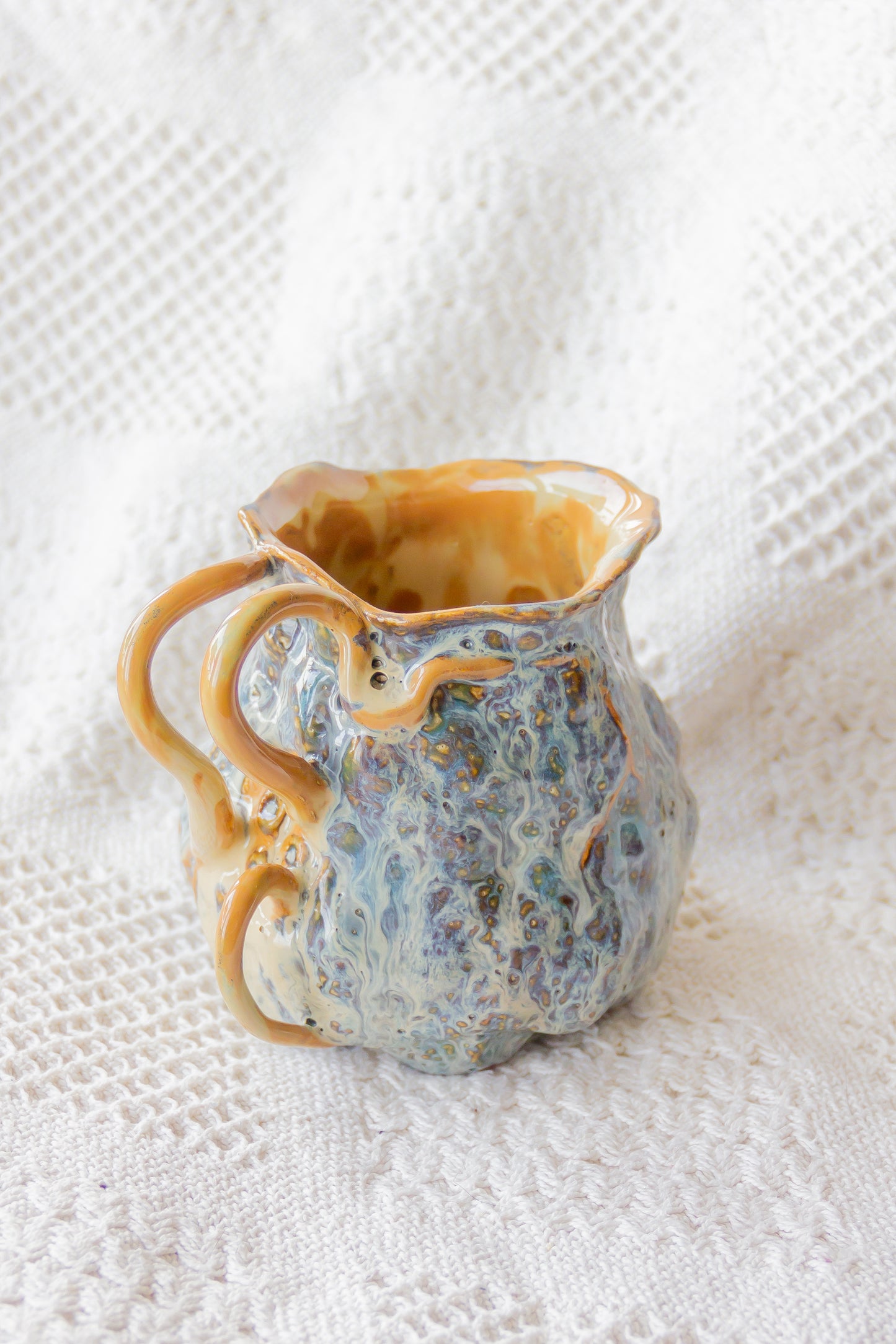 Kubek ceramiczny “Couroupita” brązowo-niebieski