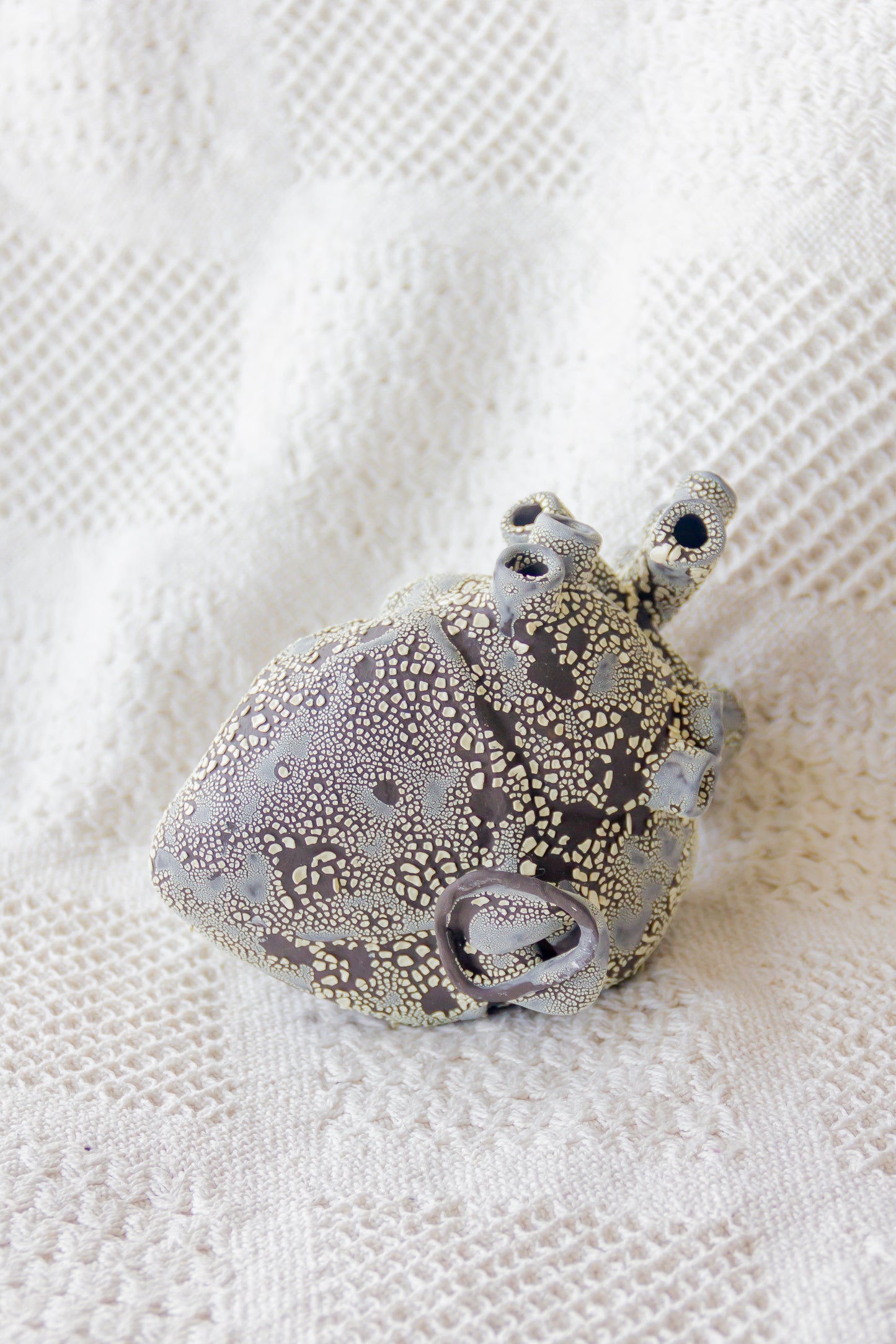 Serce ceramiczne szaro-beżowe