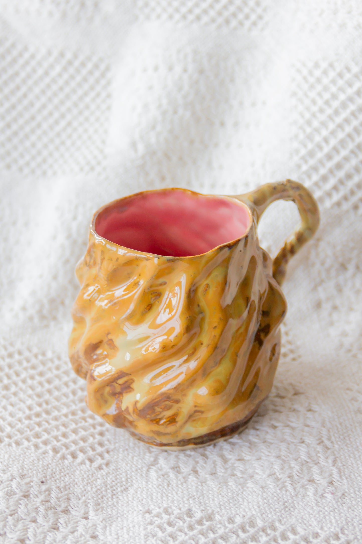 Kubek ceramiczny „Wave” brązowo-różowy