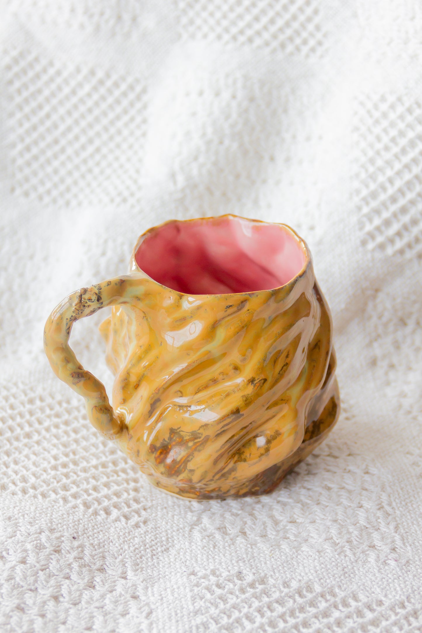 Kubek ceramiczny „Wave” brązowo-różowy