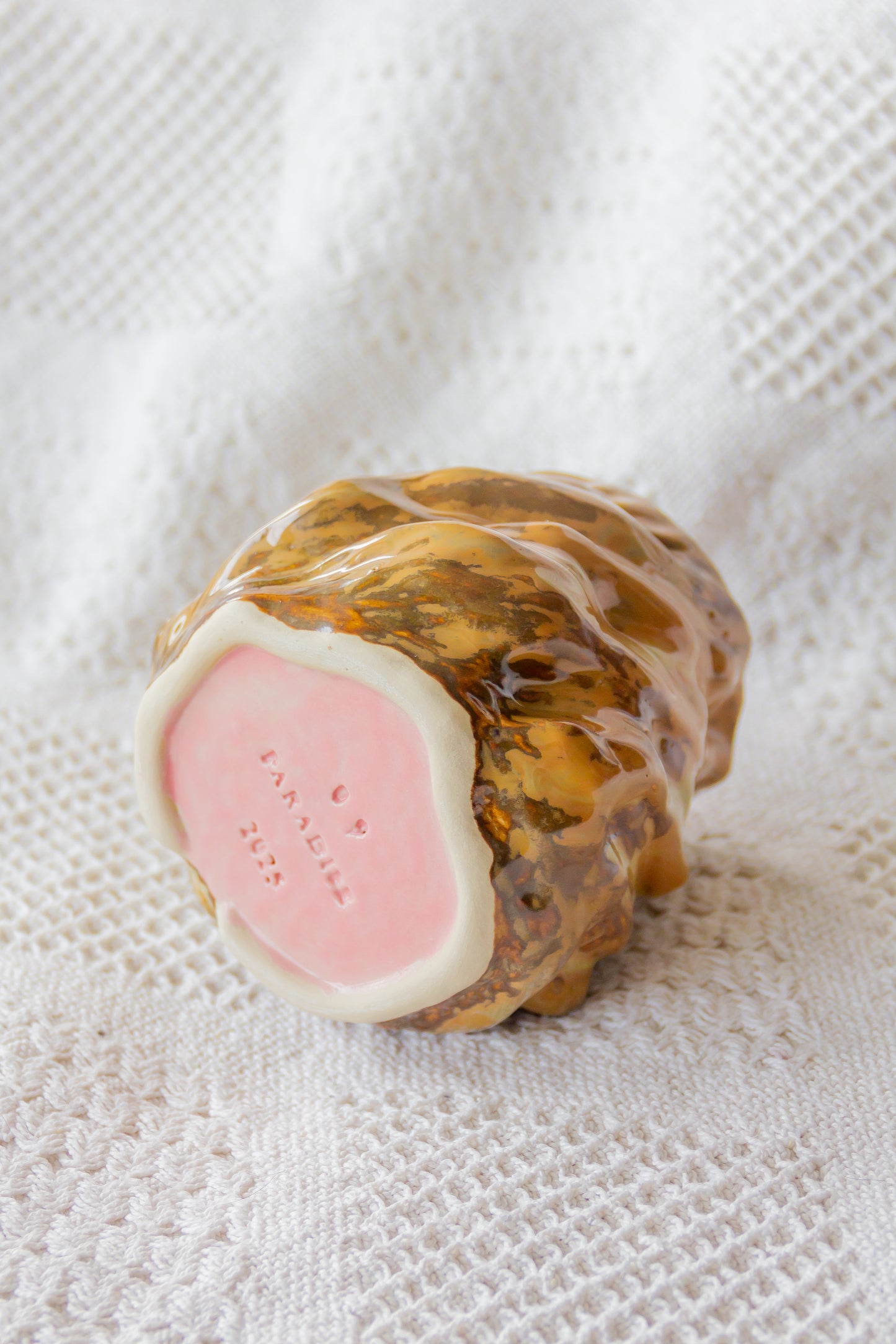 Kubek ceramiczny „Wave” brązowo-różowy