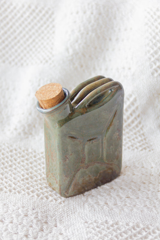 Ceramiczna piersiówka kanister zielono-brązowa