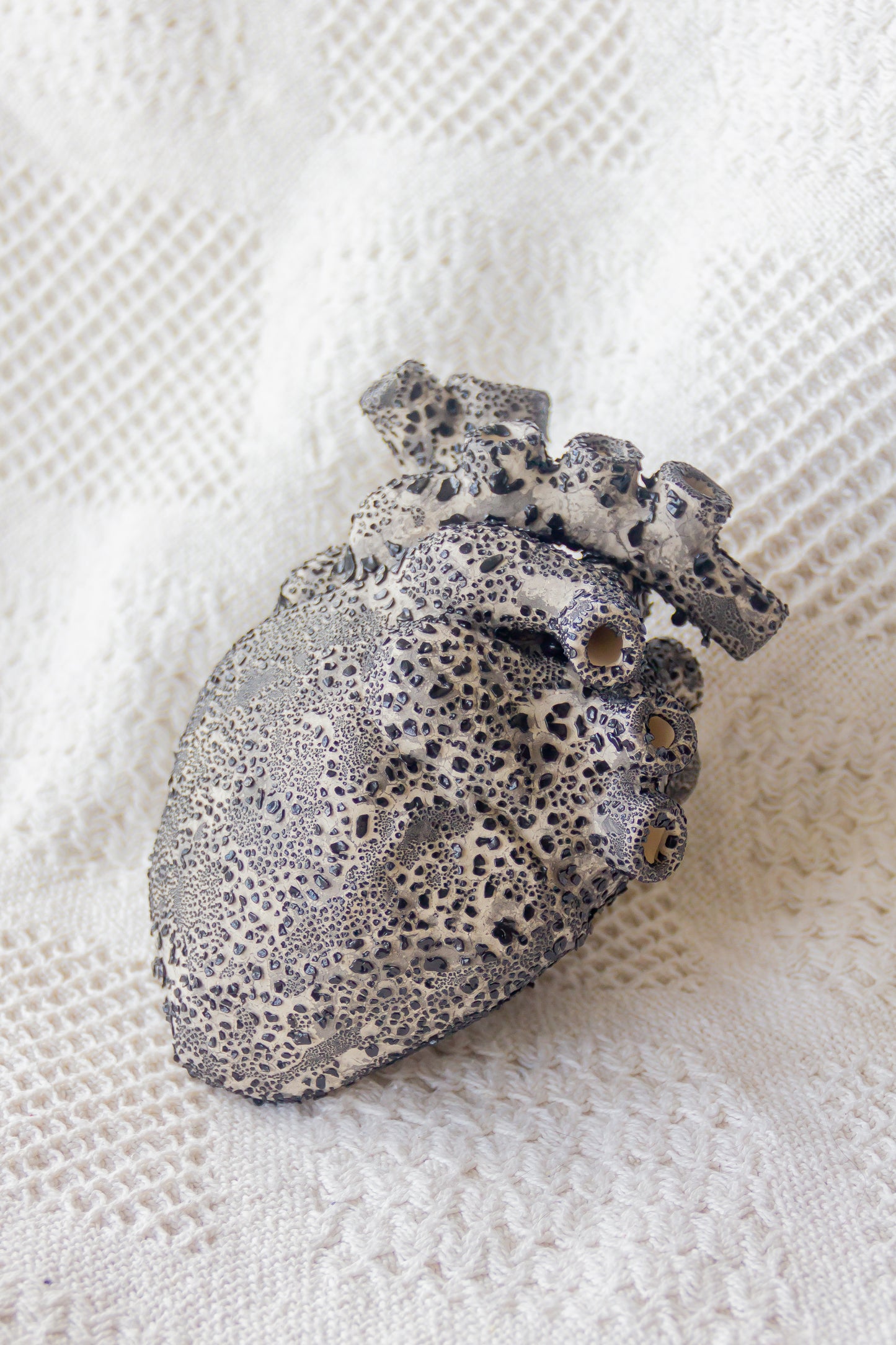 Serce ceramiczne beżowo-czarne