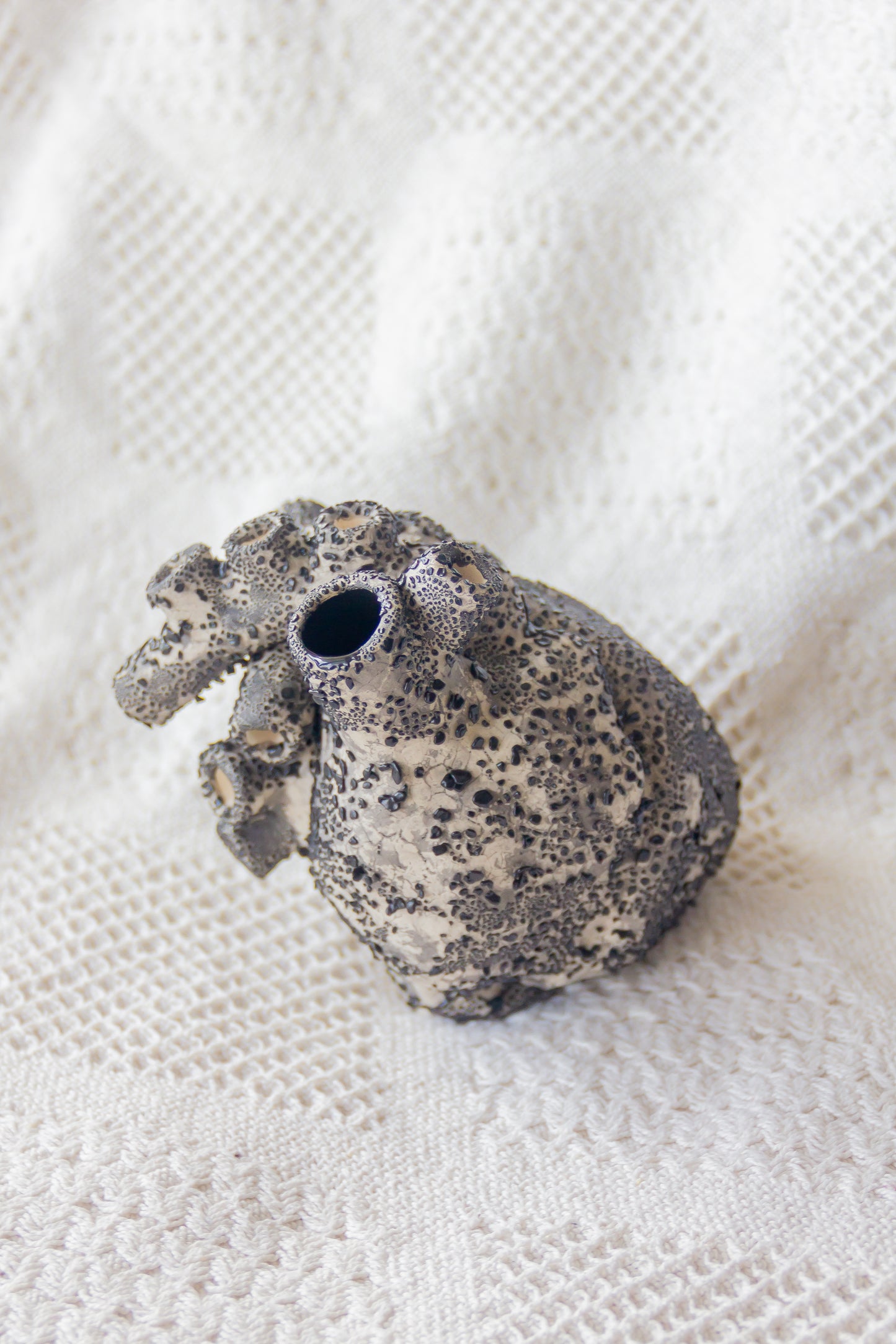 Serce ceramiczne beżowo-czarne