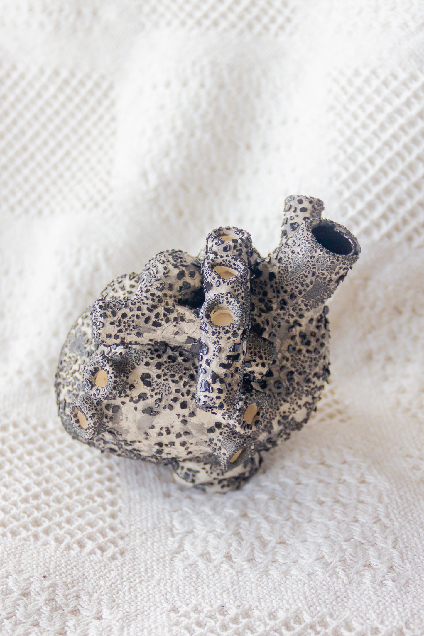 Serce ceramiczne beżowo-czarne