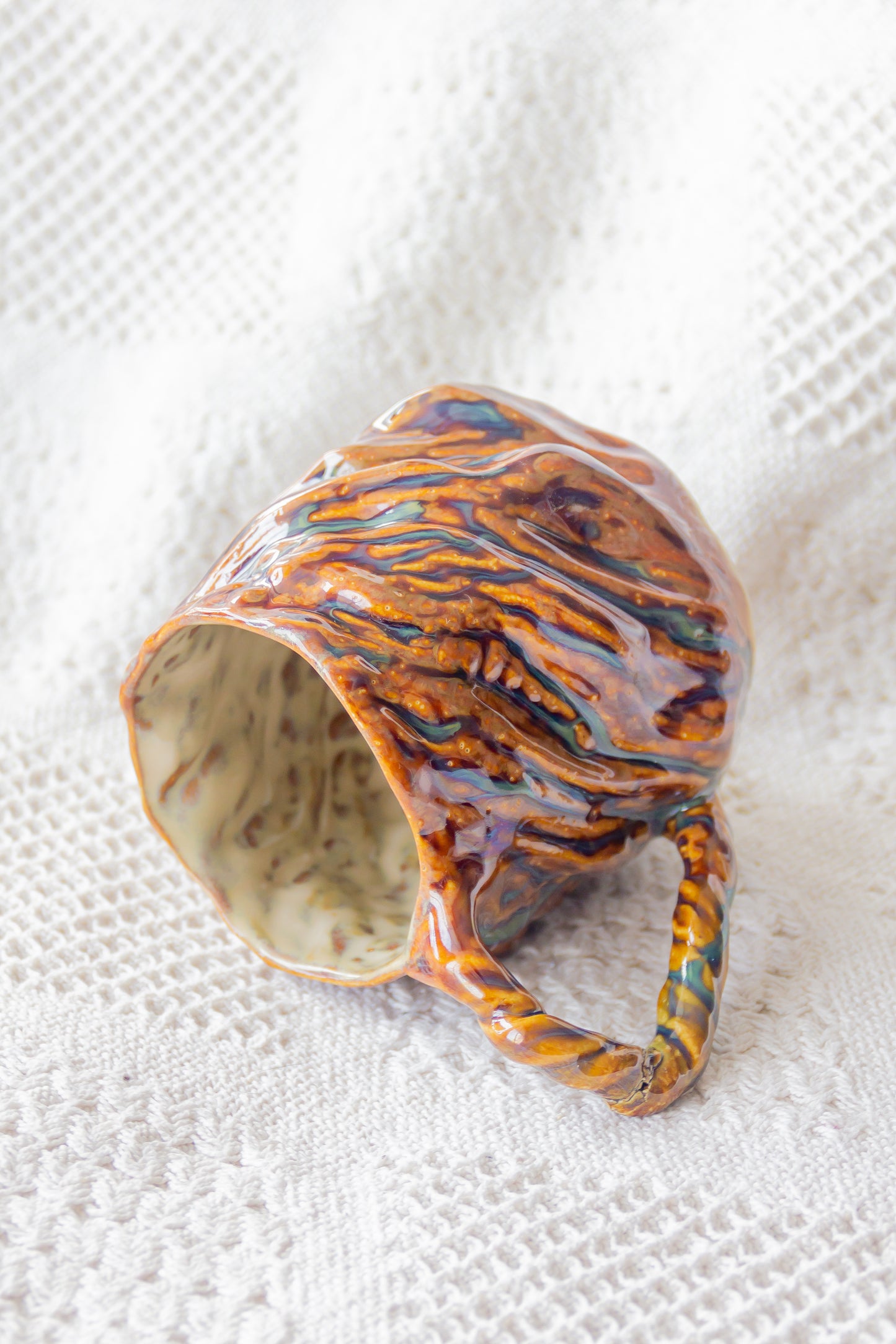 Kubek ceramiczny „Wave” brązowo-zielony