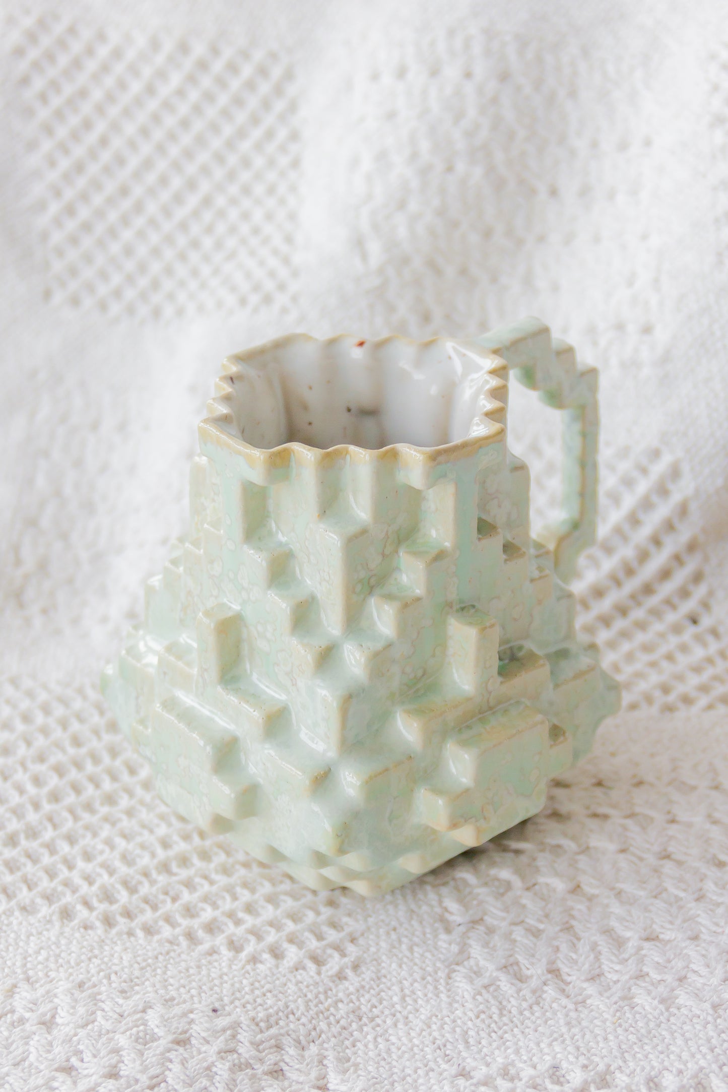 Kubek ceramiczny «8-Bit» biało-turkusowy