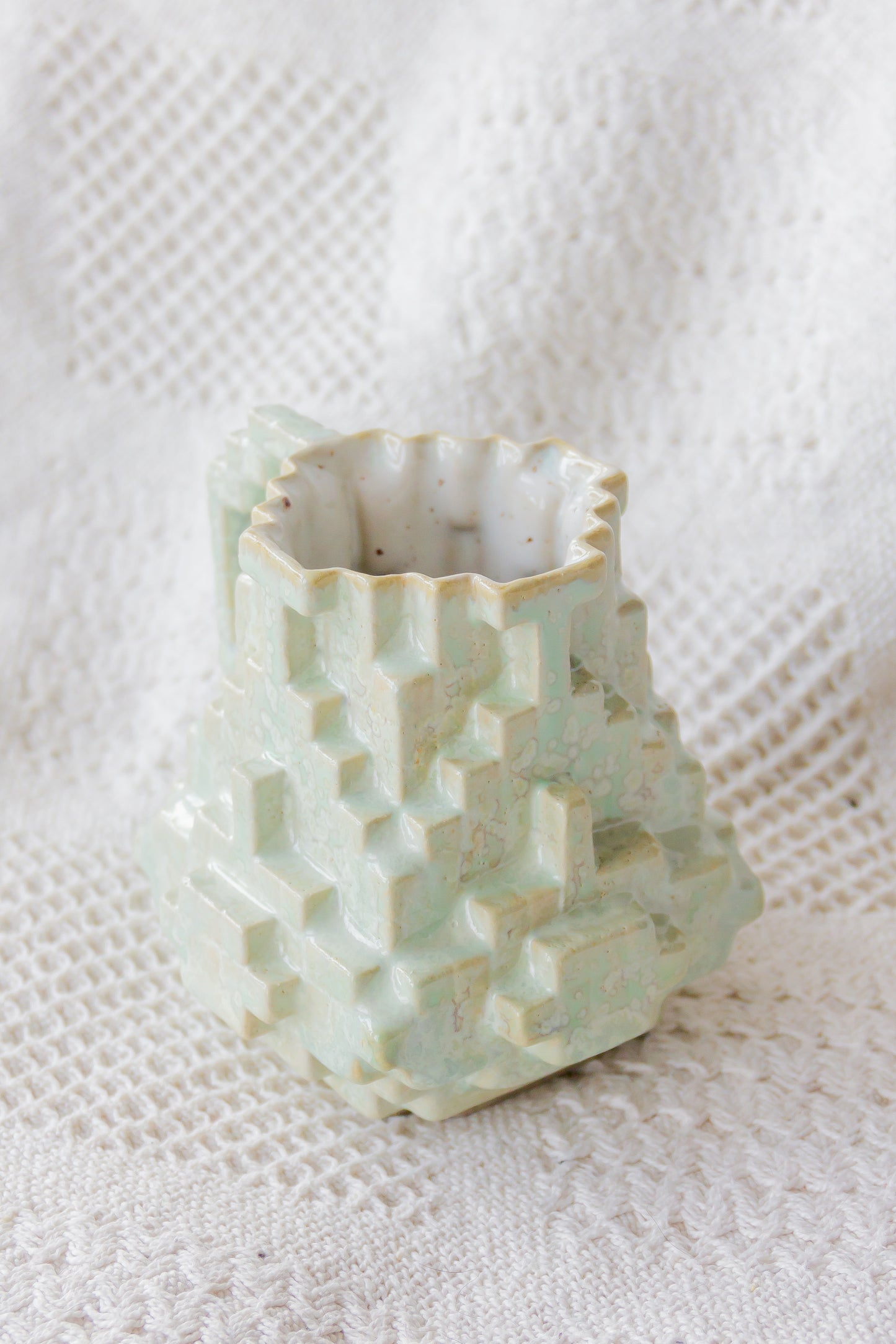 Kubek ceramiczny «8-Bit» biało-turkusowy