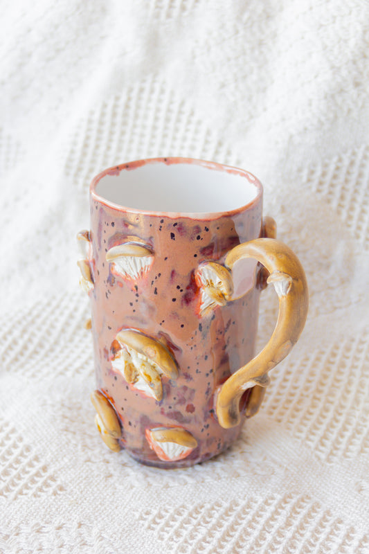Kubek ceramiczny “Shrooms” brązowo-beżowy