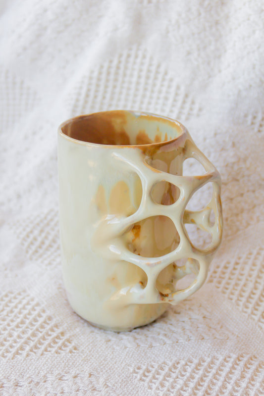 Kubek ceramiczny “Tripto” brązowo-beżowy