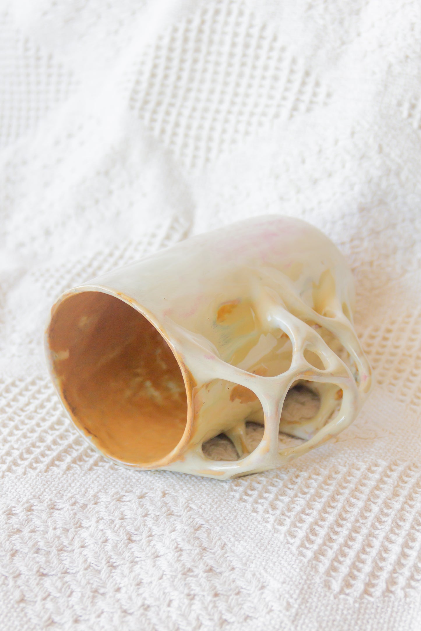 Kubek ceramiczny “Tripto” brązowo-beżowy