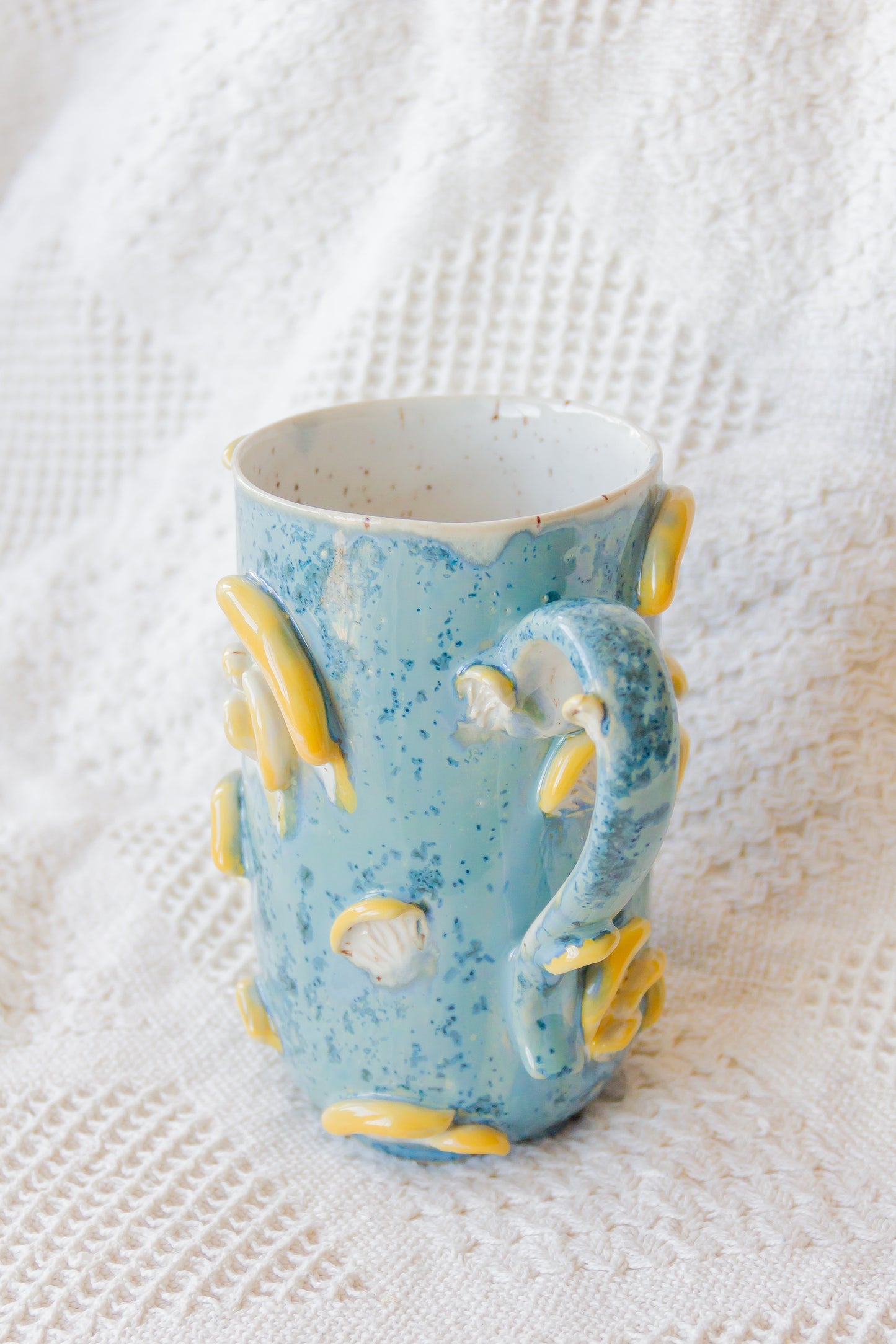 Kubek ceramiczny “Shrooms” żółto-niebieski