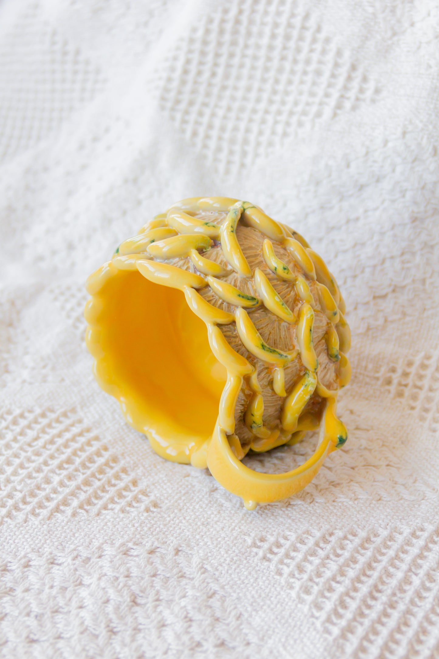 Kubek ceramiczny “Shrooms” zółto-beżowy