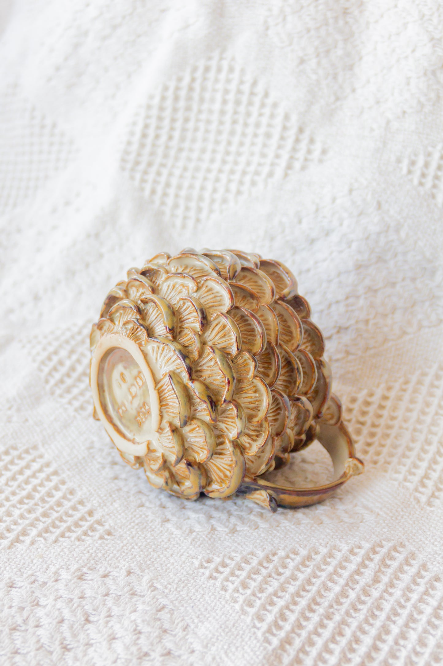 Kubek ceramiczny “Shrooms” beżowo-brązowy