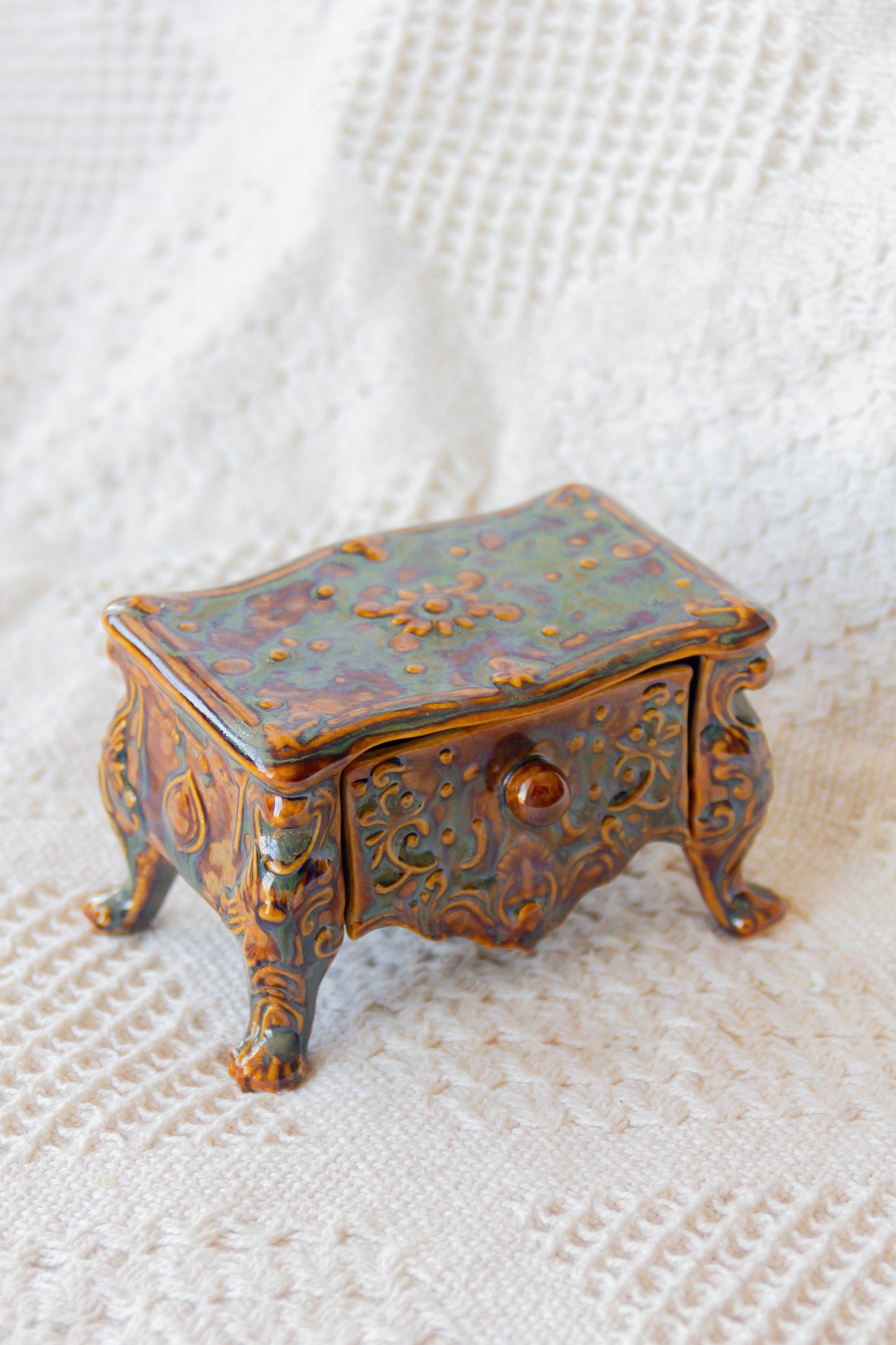 Szkatułka ceramiczna z szufladką brązowo-zielona