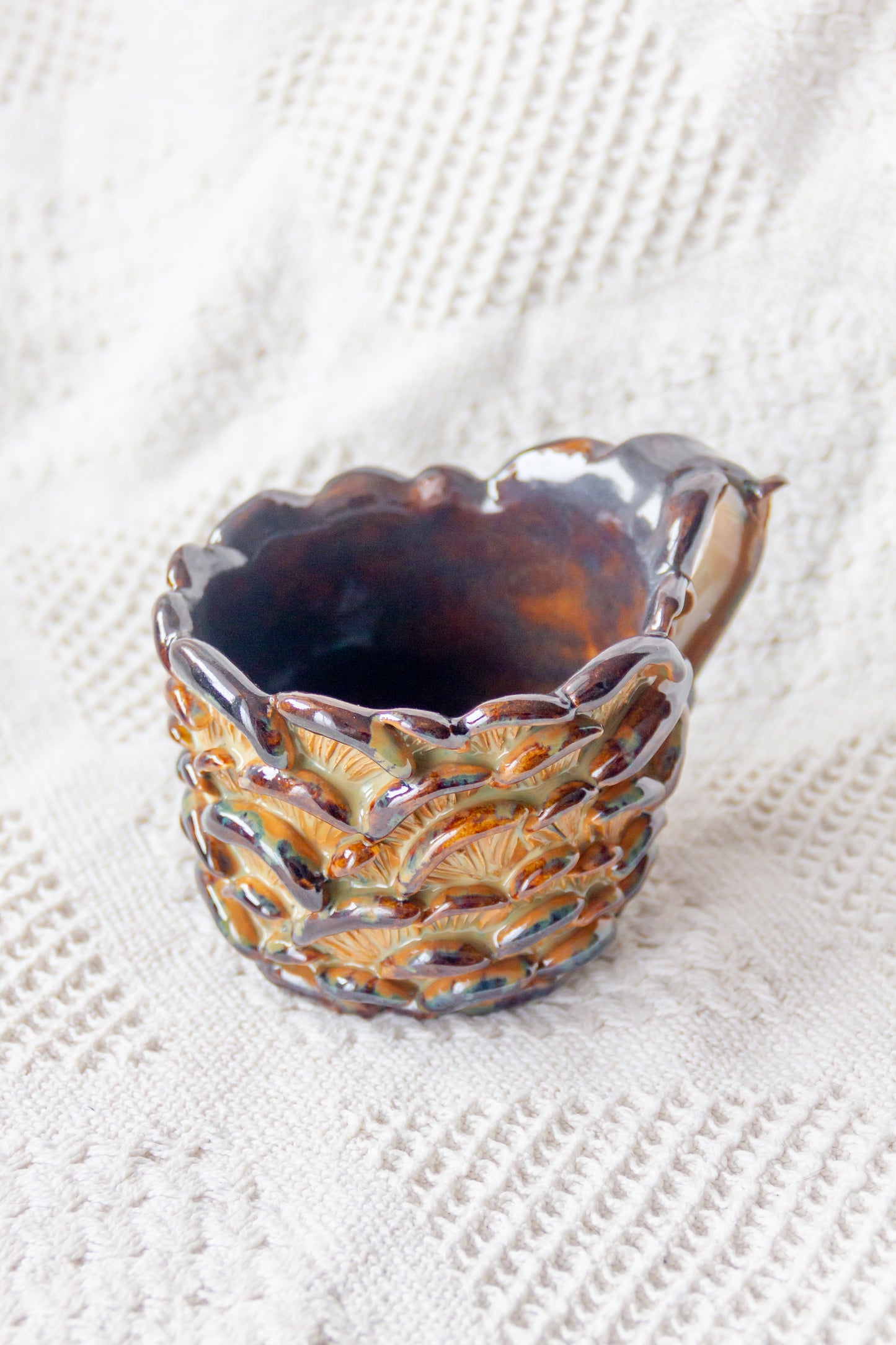 Kubek ceramiczny “Shrooms” beżowo-brązowy