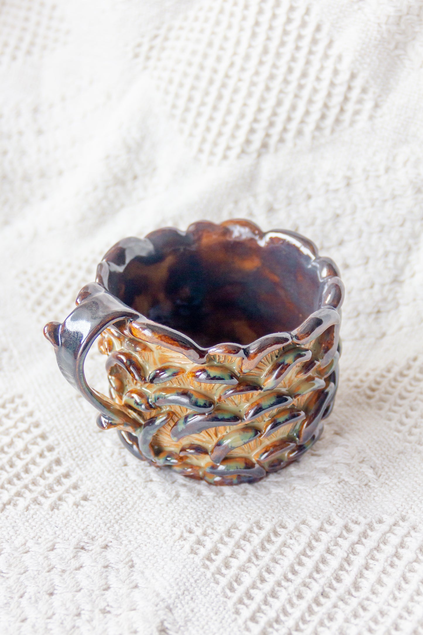 Kubek ceramiczny “Shrooms” beżowo-brązowy