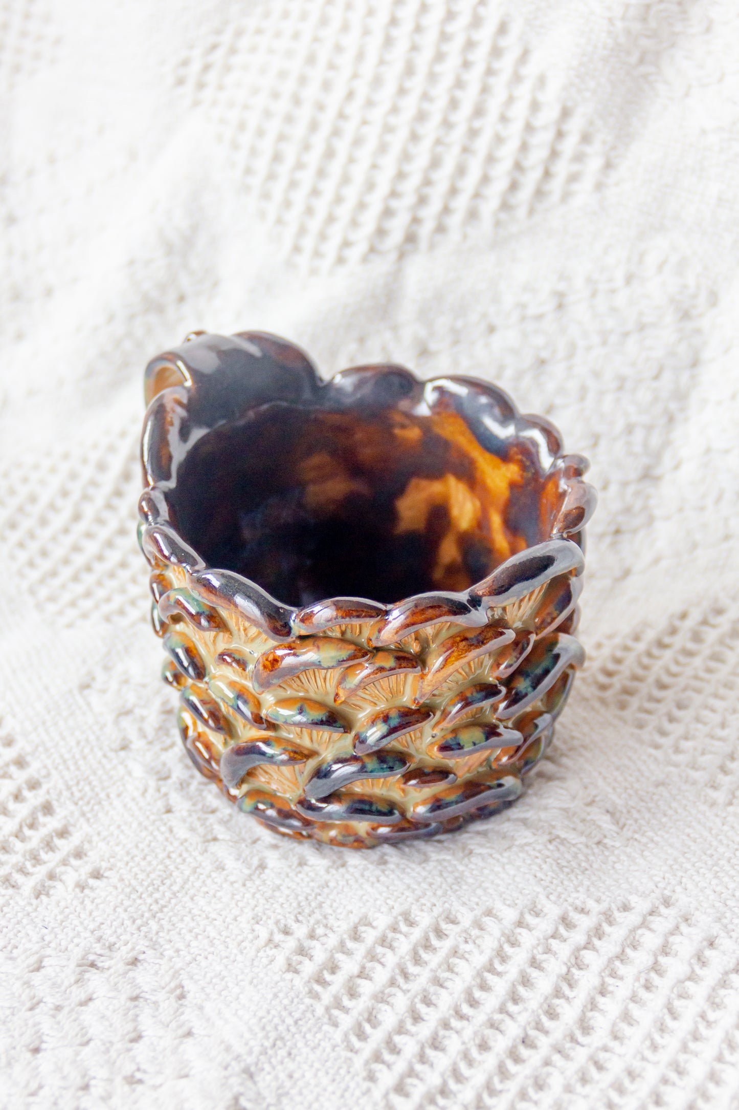 Kubek ceramiczny “Shrooms” beżowo-brązowy