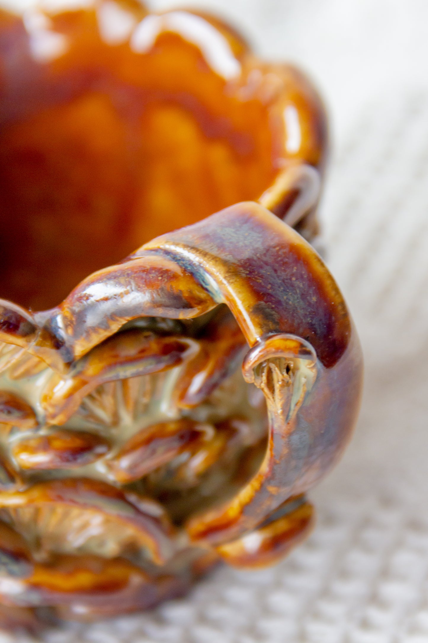 Kubek ceramiczny “Shrooms” beżowo-brązowy