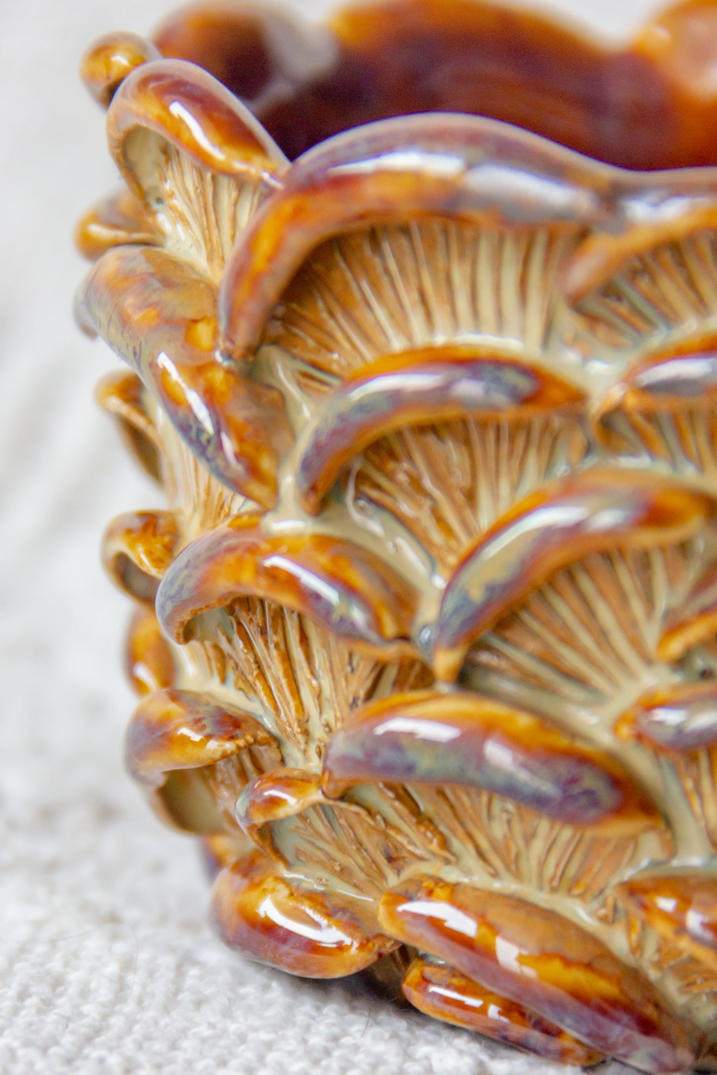 Kubek ceramiczny “Shrooms” beżowo-brązowy