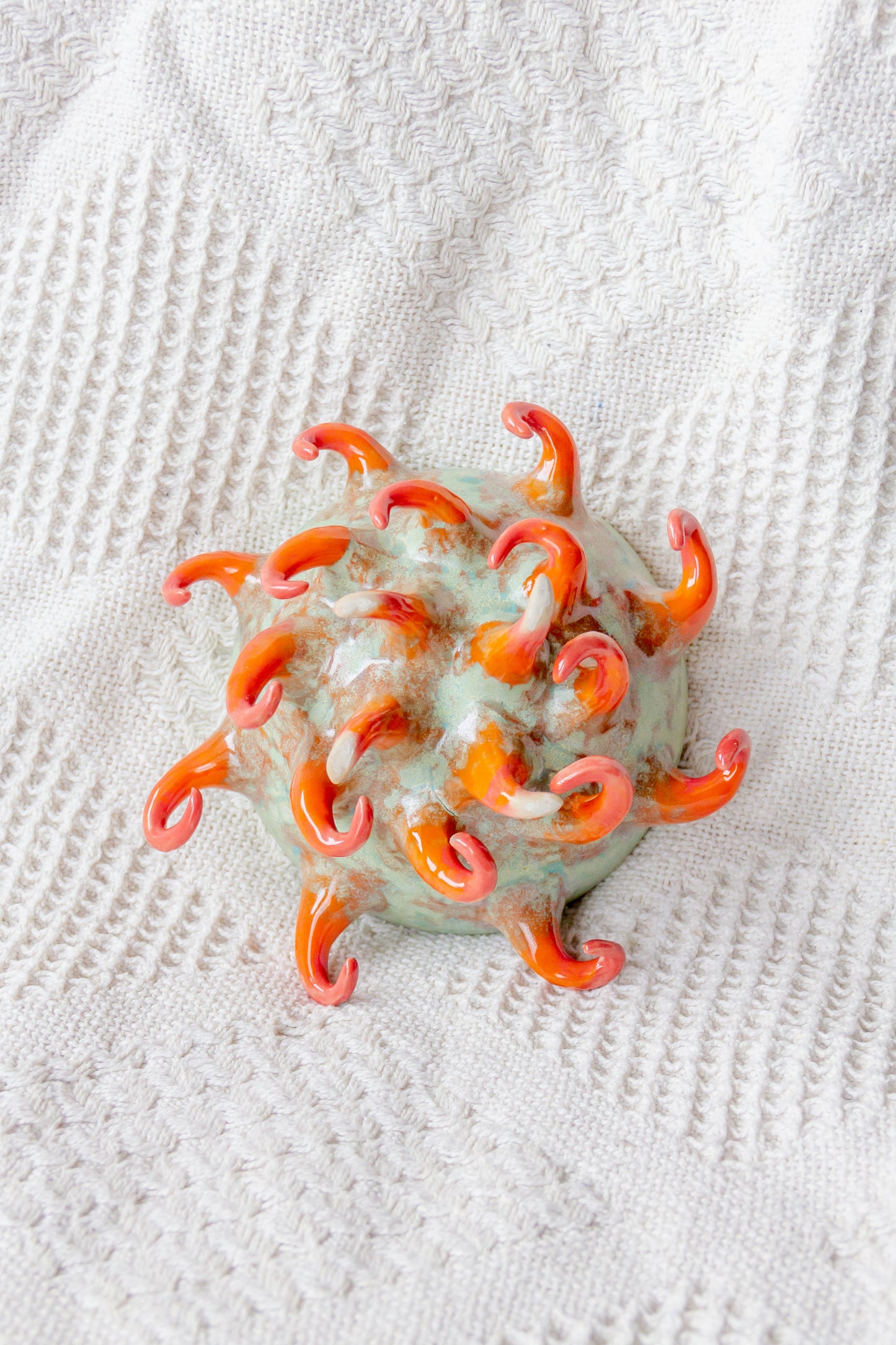 Miska ceramiczna “Opuncja” piaskowo-malinowa